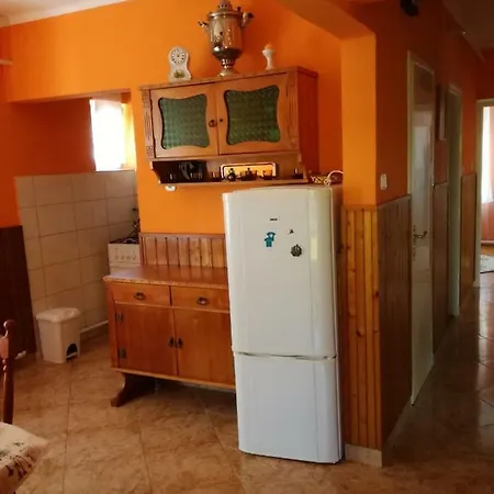 Gyongyi Apartman 게스트하우스