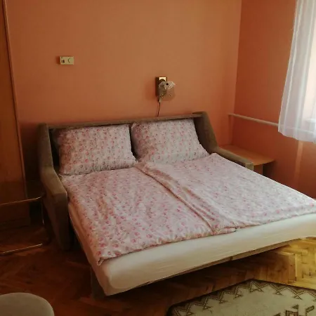 게스트하우스 Gyongyi Apartman