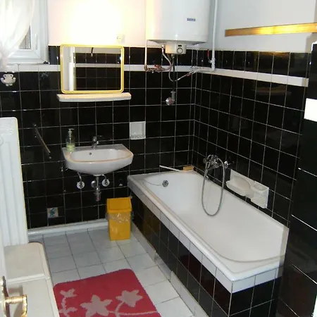 Gyongyi Apartman * 케츨리